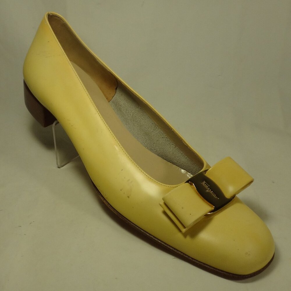 Vintage Salvatore Ferragamo Vara Yellow Patent Bow Low Heels Flats Women 10 A4